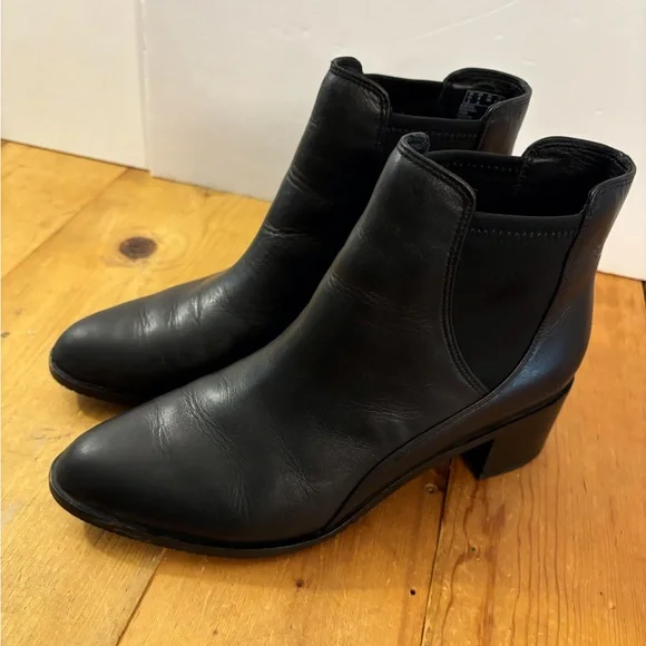 Clarks Ankle Charming Lola Women’s Booties Boots SZ 8 M, Black Leather Pointed - Picture 8 of 15